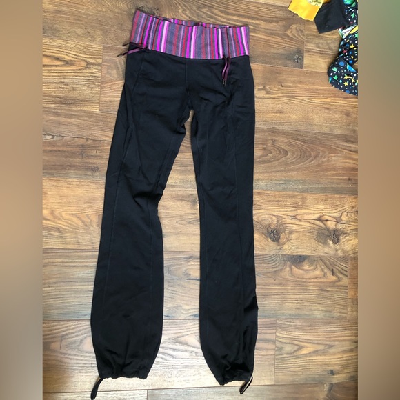 Lululemon VGUC size 8 yoga pants - Picture 1 of 4